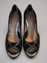 Jessica Simpson - Size 6.5